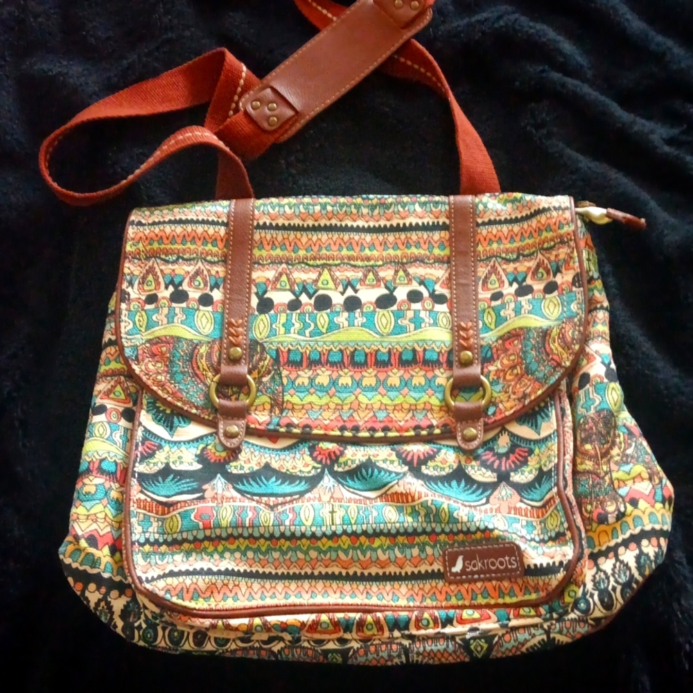 SAKROOTS convertible backpack